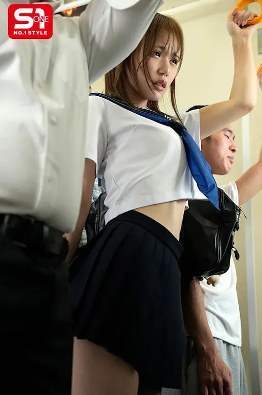 渡部ほの 制服痴漢